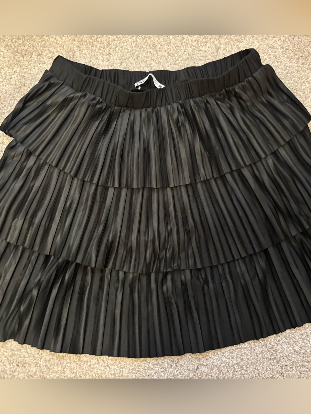 Zara Women's Black Pleated Tiered Skirt Small